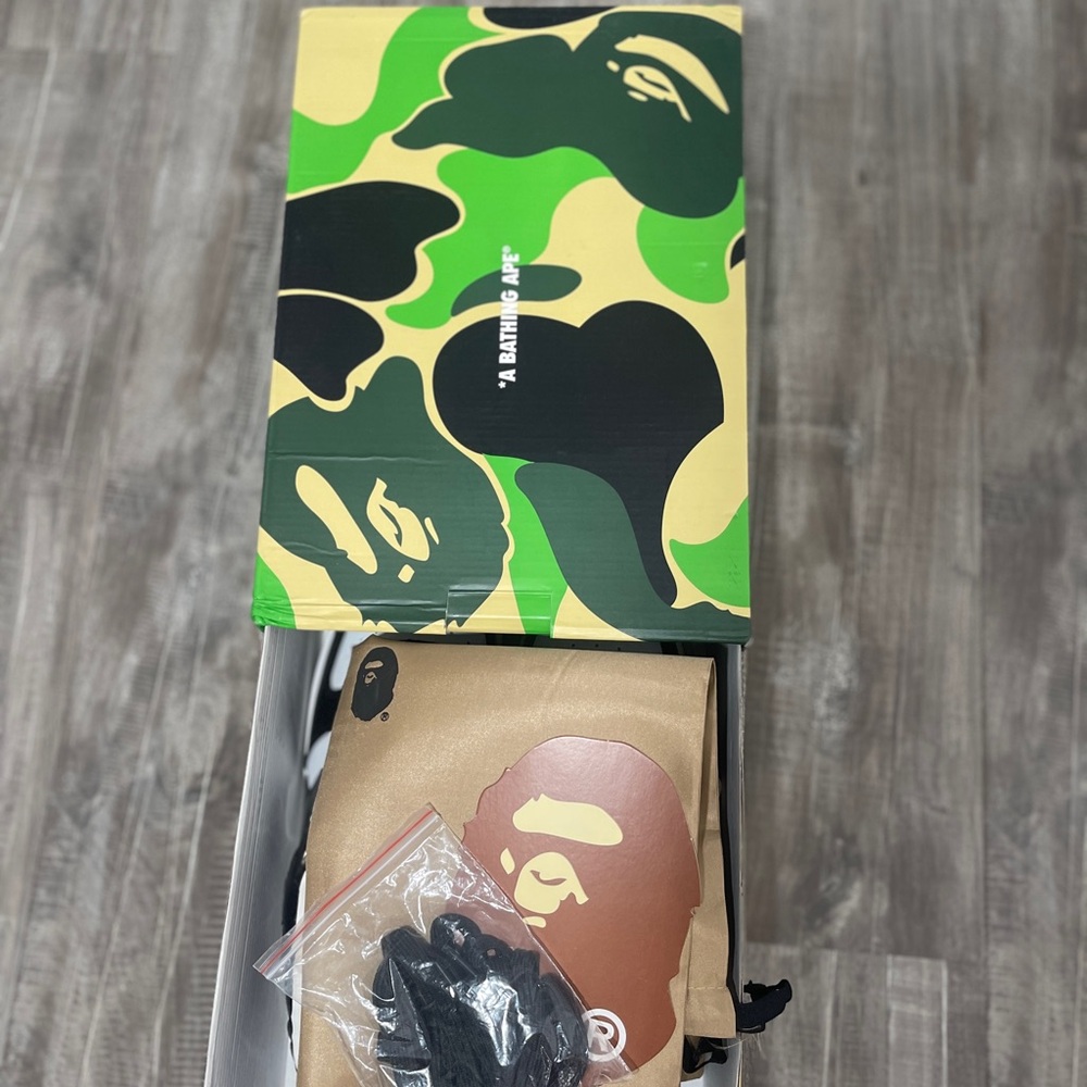 Bape Black and White Sneakers Star Design - Picture 4 of 6